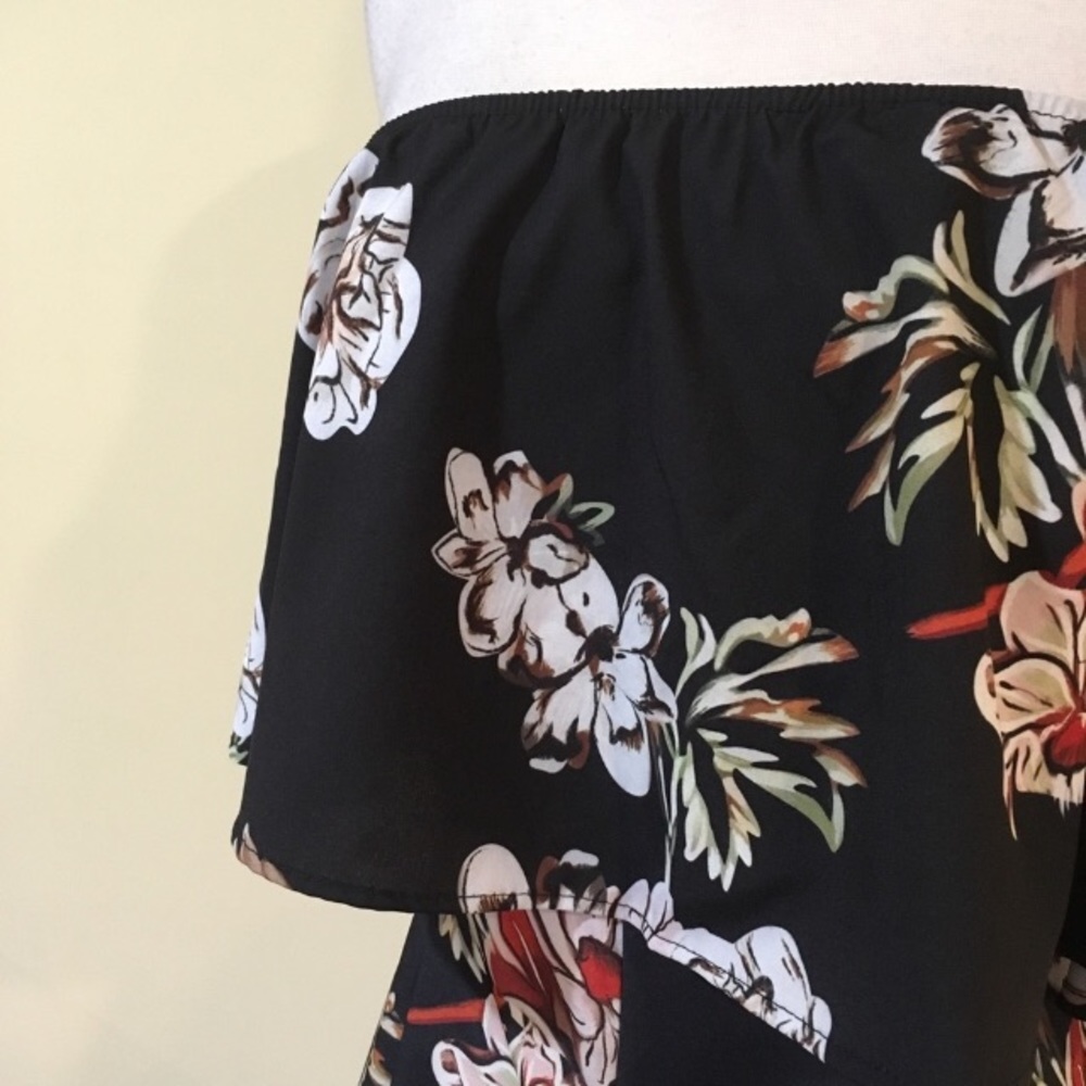 Floral Off Shoulder Overlay Romper - Picture 4 of 6